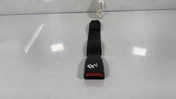 Attache ceinture arriere droit