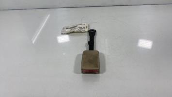 Enganche de cinturón delantero izquierdo