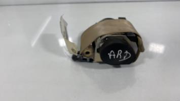 Cinturón de seguridad trasero derecho