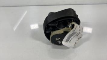 Cinturón de seguridad delantero derecho