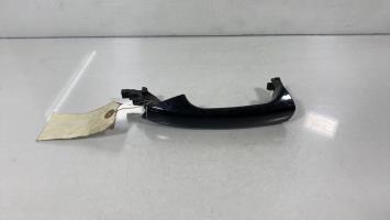Tirador de puerta trasera izquierda