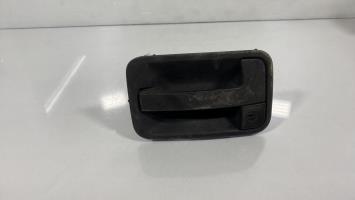 Poignee porte avant gauche