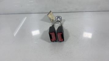 Attache ceinture arriere gauche