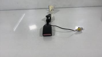 Enganche de cinturón trasero izquierdo