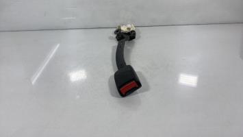 Attache ceinture avant droit