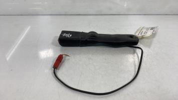 Attache ceinture avant gauche