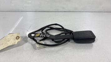 Attache ceinture avant gauche