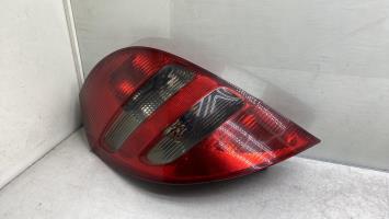 Fanale posteriore principale sinistro (luci)
