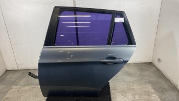 Puerta trasera izquierda