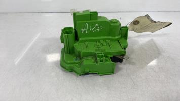 Cerradura delantera derecha