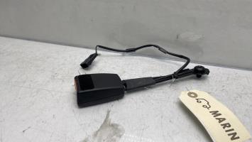 Attache ceinture avant gauche