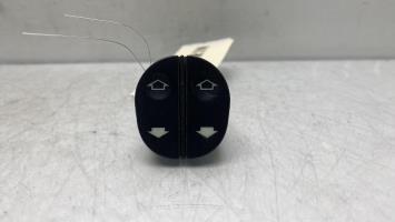 Interruttore lavacristalli anteriore sinistro