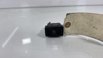 Interruttore lavacristalli anteriore sinistro