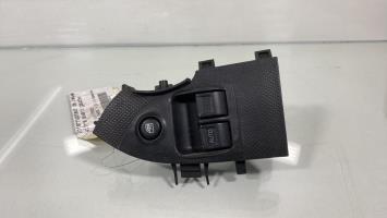 Interruttore lavacristalli anteriore sinistro