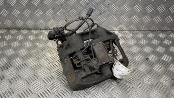 Etrier avant gauche (freinage)