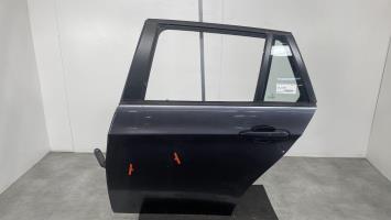Puerta trasera izquierda