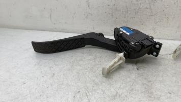 Pedale acceleratore