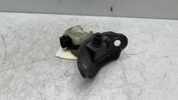 Attuatore chiavistello sportello carburante