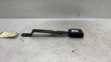 Attache ceinture avant gauche