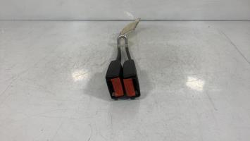 Attache ceinture arriere droit