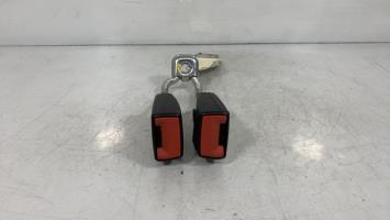 Attache ceinture arriere gauche