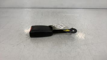 Attache ceinture avant gauche