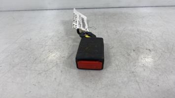 Attache ceinture arriere centrale