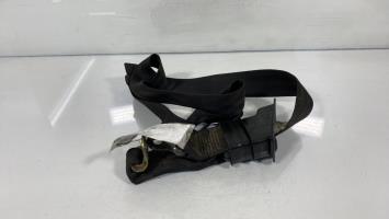 Attache ceinture avant droit