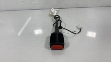 Attache ceinture avant gauche