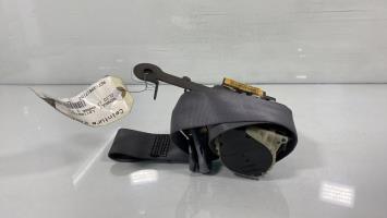 Cinturón de seguridad delantero derecho