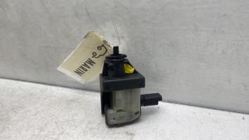 Attuatore chiavistello sportello carburante