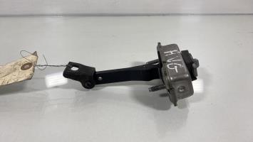 Limitador de puerta delantera izquierda
