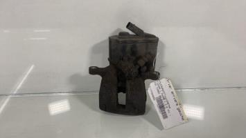 Estribo trasero izquierdo (freno)