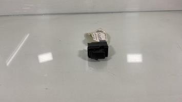 Interruptor de elevalunas trasero derecho