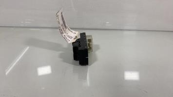Interruttore lavacristalli anteriore sinistro