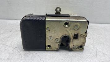 Cerradura delantera derecha