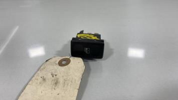 Interruttore lavacristalli anteriore sinistro