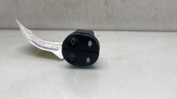 Interruttore lavacristalli anteriore sinistro
