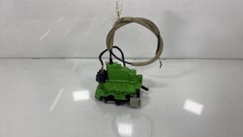 Cerradura delantera derecha