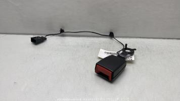 Attache ceinture arriere gauche