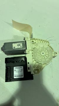 Moteur leve vitre avant droit