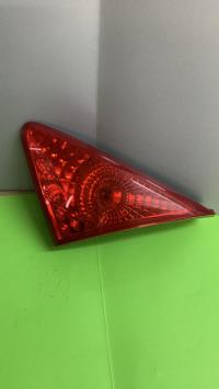 Luz trasera secundaria derecha (luces)