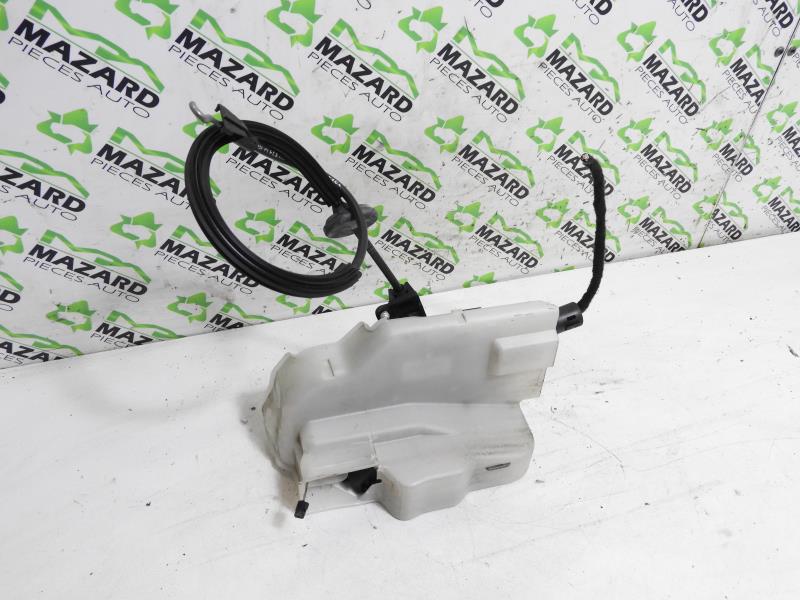 Cerradura delantera derecha
