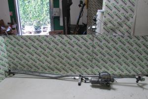 Moteur essuie glace avant