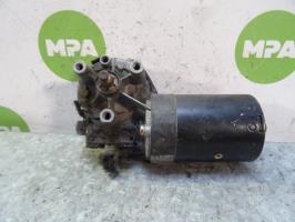 Motore tergicristallo anteriore