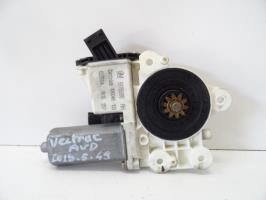 Moteur leve vitre avant droit
