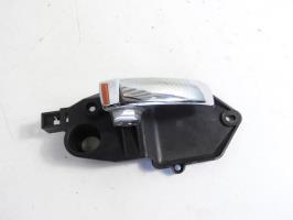 Poignee interieur avant droit
