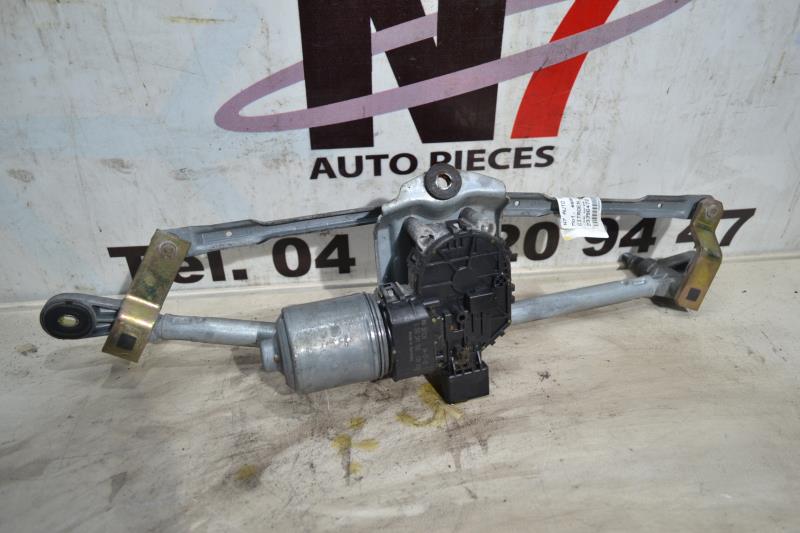 Moteur essuie glace avant