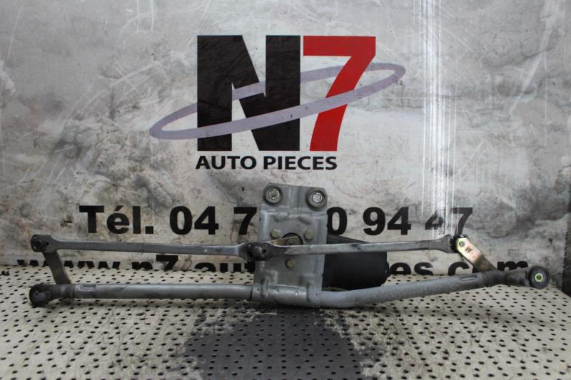 Motor de limpiaparabrisas delantero