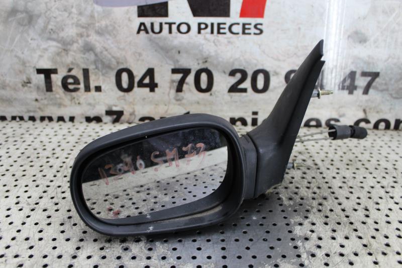 Retrovisor izquierdo